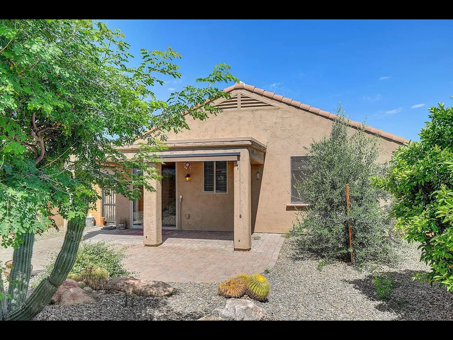 2 bed, 1099 sqft, $2,200 — Photo 3