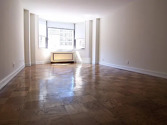 Rented by Manhattan Connection | media 14