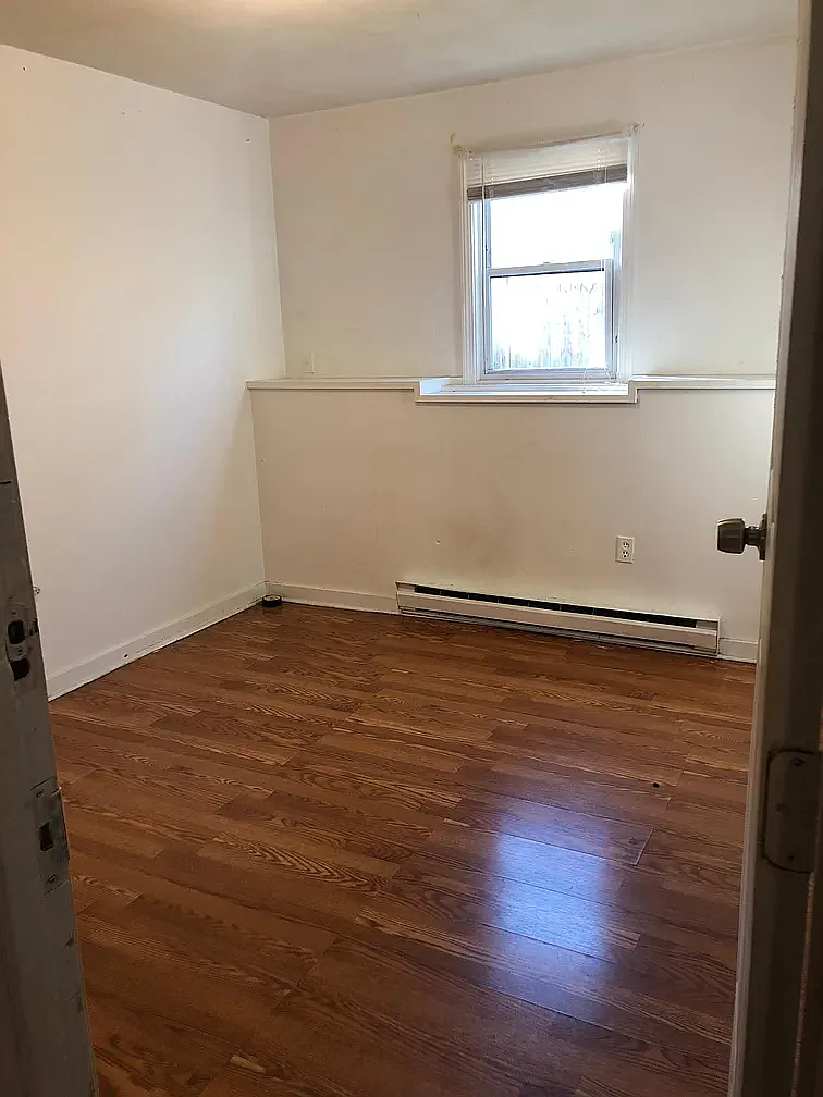 2 bed, 1000 sqft, $2,200 — Photo 2