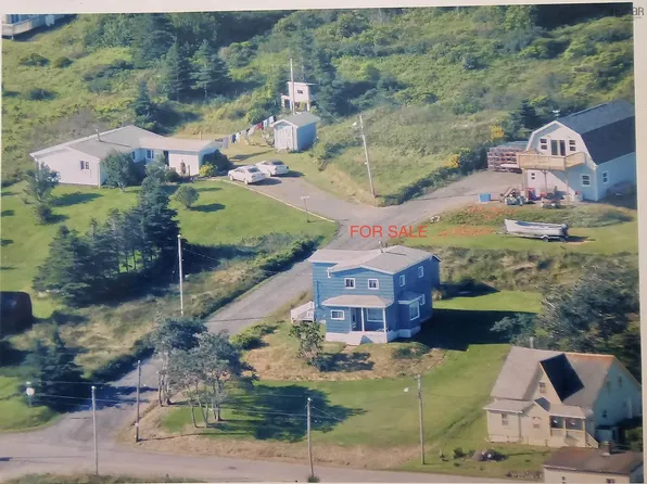 20 Hurst St, Canso, NS B0H 1H0