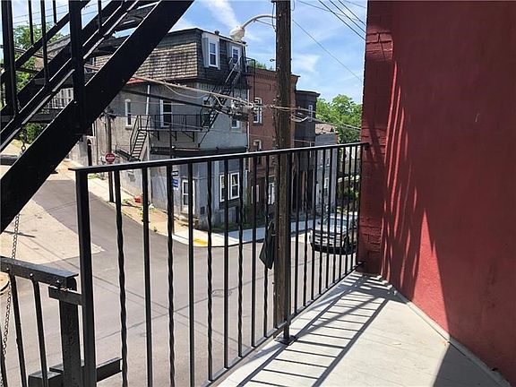 3rd image of 1101 Rebecca Ave #1103