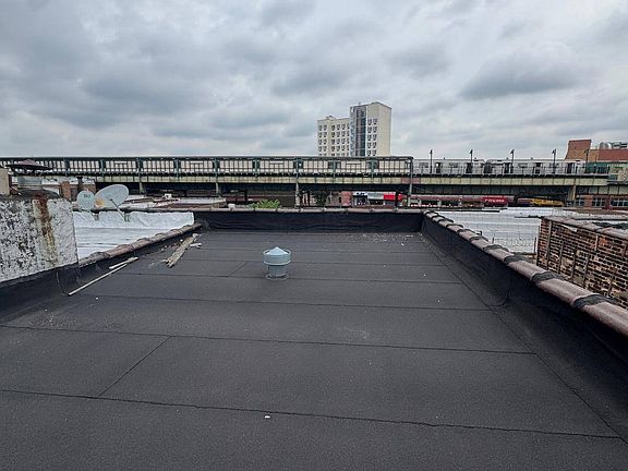 4th image of 105 Rockaway Pkwy