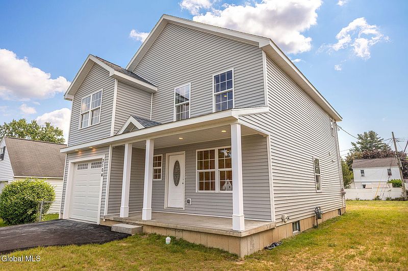 4th image of 2104 Pinelawn Avenue