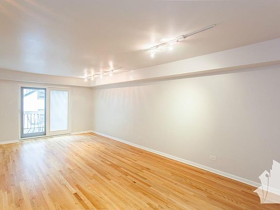 2nd image of 2045 N Larrabee St #7603