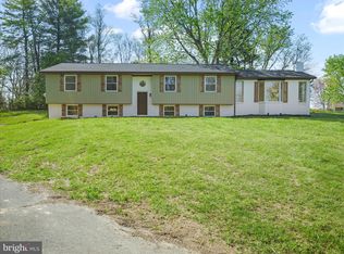 104 Carrell Ln, Charles Town, WV 25414
