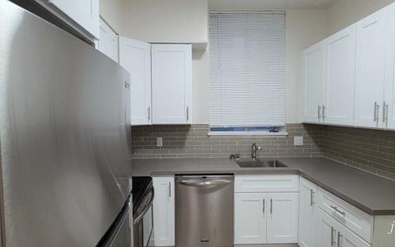 2nd image of 2335 Pacific Ave APT 203