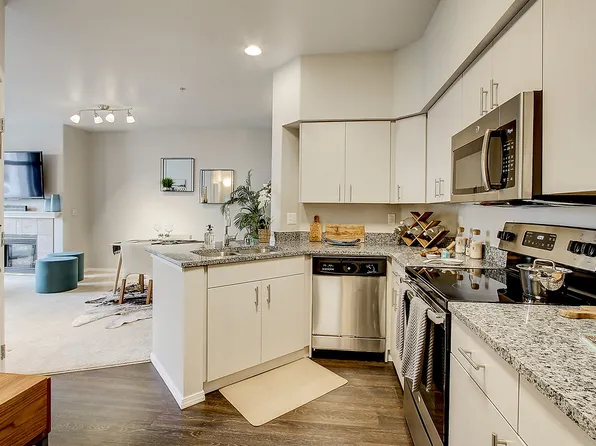 Pinnacle on Lake Washington, 1400 Lake Washington Blvd N #B303, Renton, WA 98056