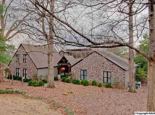 4012 Devon St SE, Huntsville, AL 35802