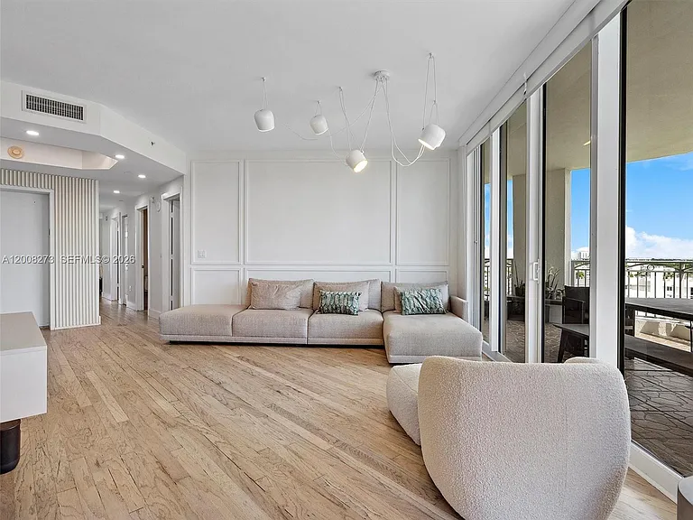 9751 E Bay Harbor Dr #11A — Photo 3