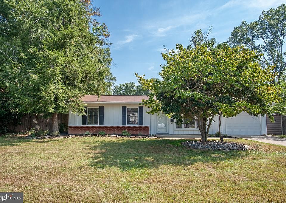 1st image of 4216 Fairglen Dr