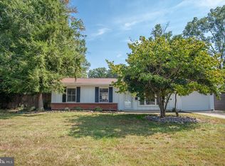 4216 Fairglen Dr, Alexandria, VA 22309
