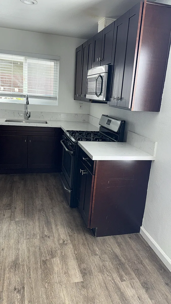 Building Photo - 3471 Monroe Ave #4