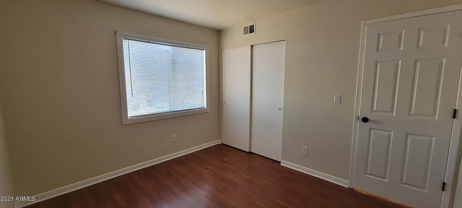 2 bed, 900 sqft, $1,000 — Photo 2