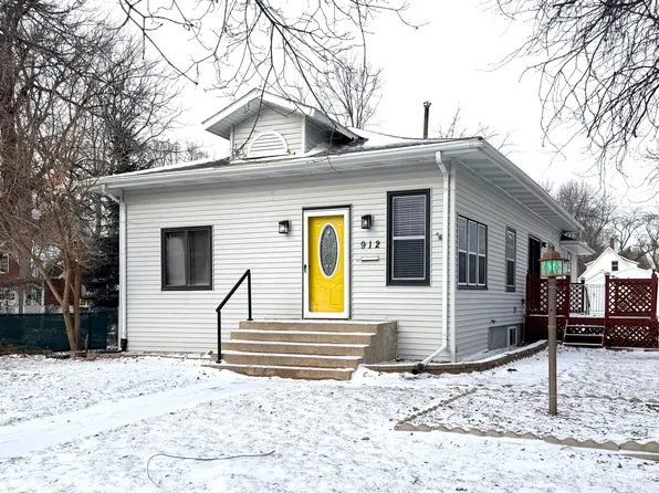 912 E 2nd Ave, Mitchell, SD 57301