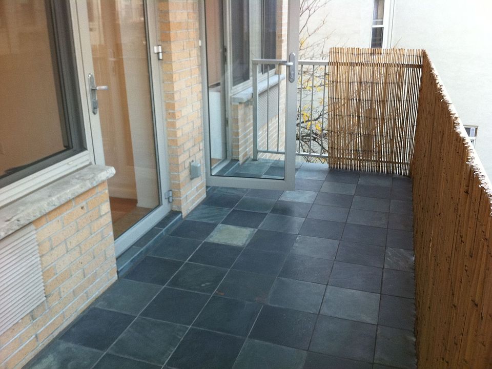 Oversized balcony