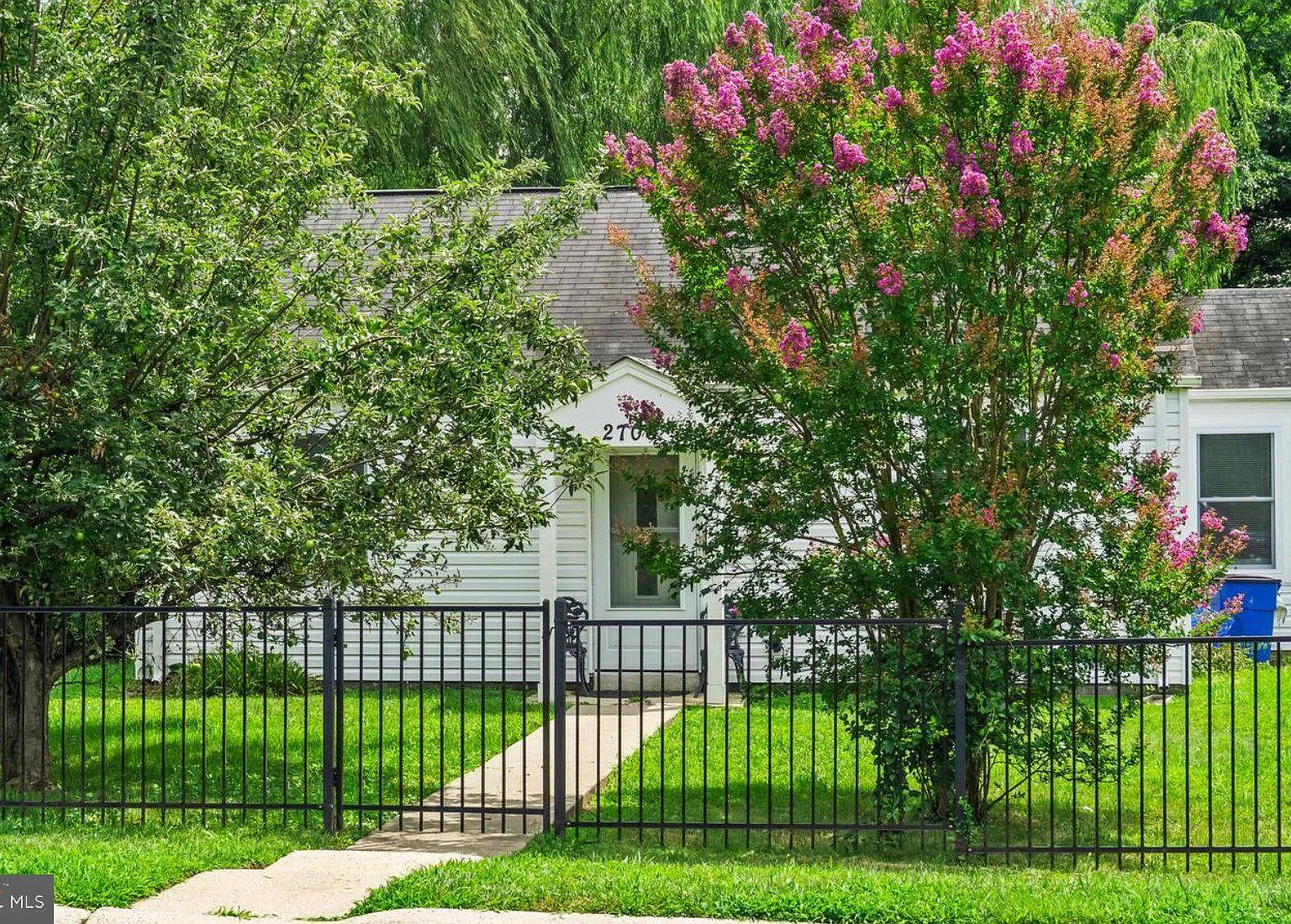 2 bed, 1.0 bath, 792 sqft, $2,250 — Photo 4