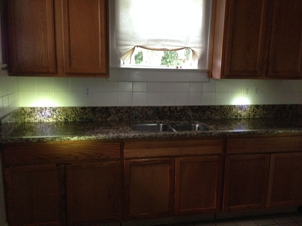 2nd image of 823 N Summerlin Ave
