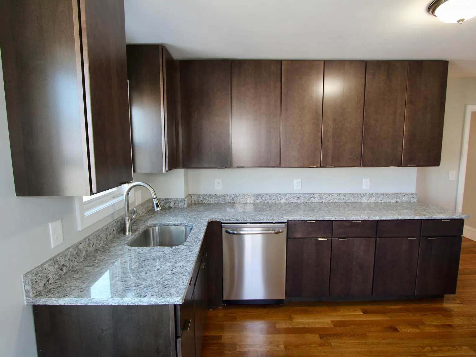 2 bed, $2,450 — Photo 4