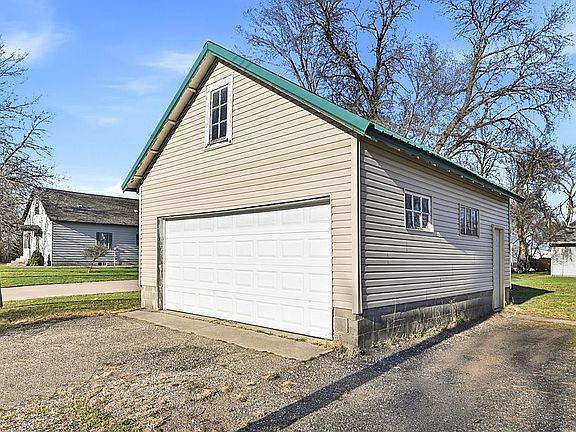 2nd image of 301 Minnie St
