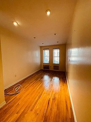 5th image of 322 E 82nd St APT 1D