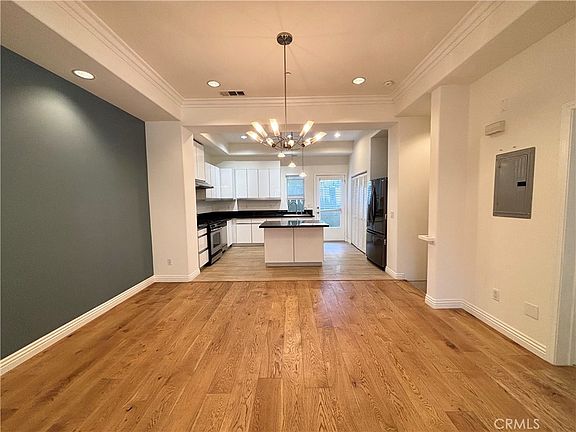 5th image of 441 N Los Robles Ave Unit 16