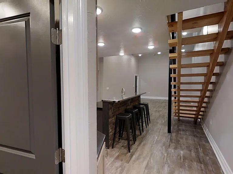 204 W 1st St — Photo 22