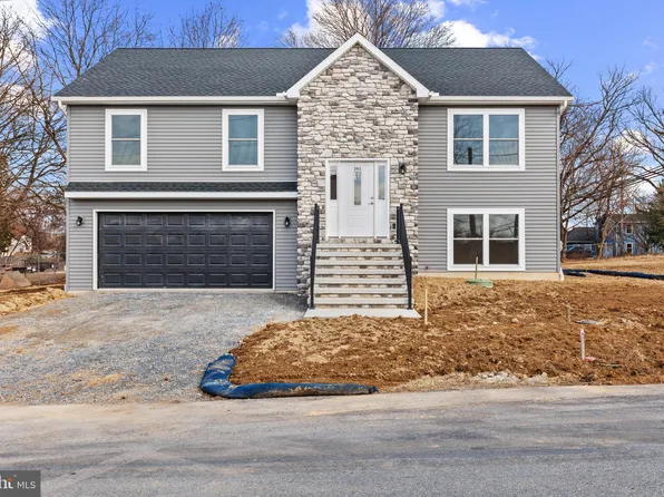 201 N Clover Ln, Harrisburg, PA 17112