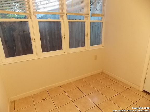 5th image of 215 Carleton Ct APT 5