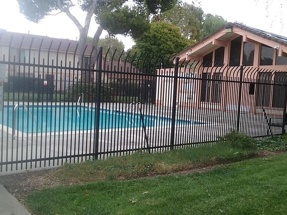 3rd image of 2168 Amberwood Ln