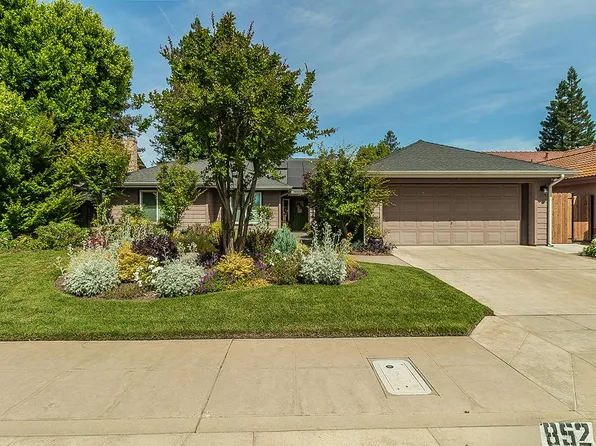 852 E Catalina Cir, Fresno, CA 93730