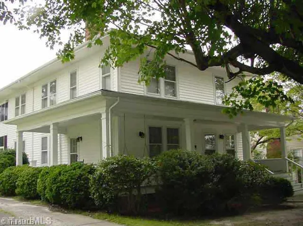 125 W Church St, Mount Airy, NC 27030