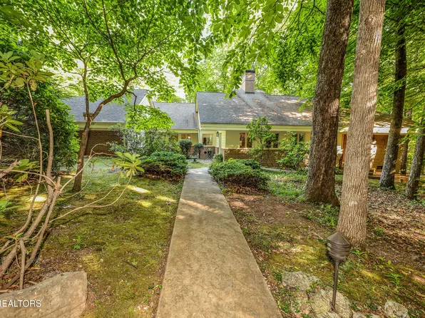 45 Hickory Trl, Norris, TN 37828