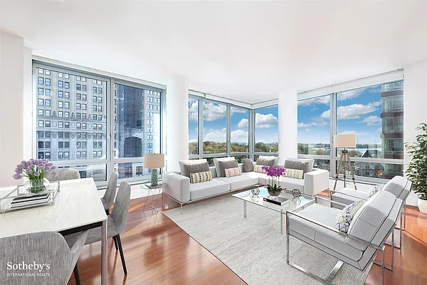 Sold by Sotheby's International Realty | media 1