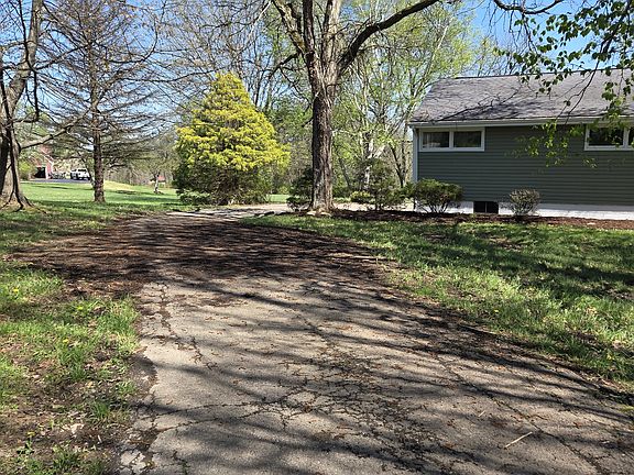 2nd image of 2612 Graceland Rd