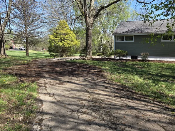 2612 Graceland Rd, New Castle, PA 16105