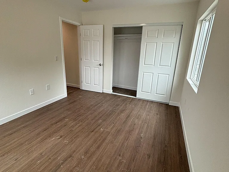 14316 Christine Dr — Photo 36