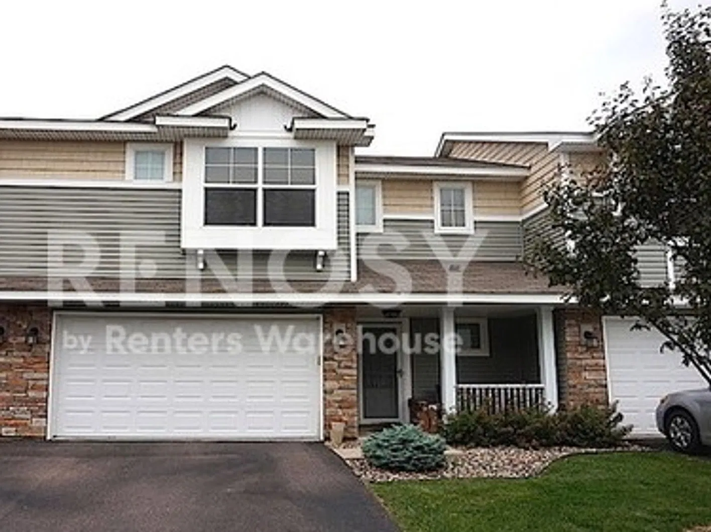 Available Now 3 Bedroom 2.5 Bath Townhouse in Plymouth — Photo 1