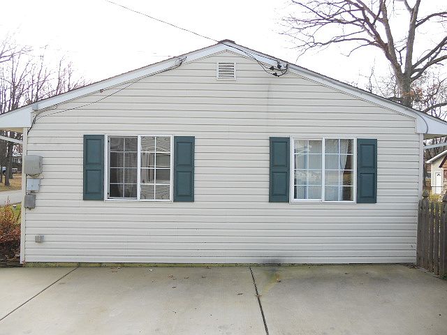 2nd image of 8380 Forest Dr