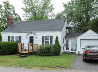28 Hayward Rd, Warwick, RI 02888