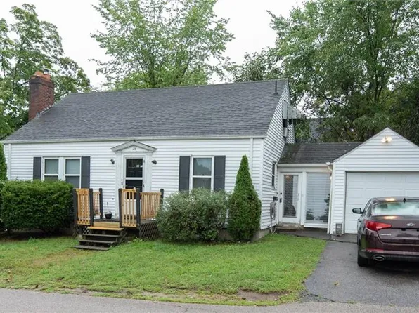 28 Hayward Rd, Warwick, RI 02888