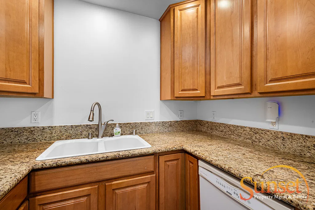 2 bed, 786 sqft, $2,995 — Photo 4