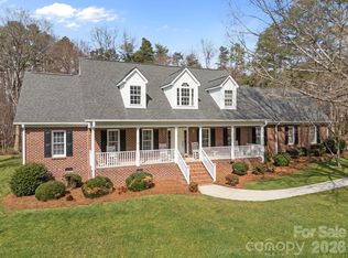 220 Saint Johns Dr, Salisbury, NC 28144