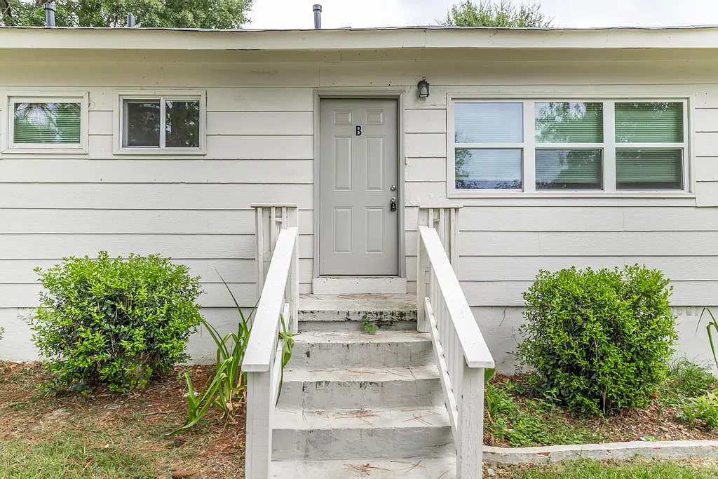 112 Garland Terrace B - 1 — Photo 4
