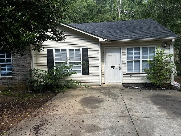 3509 Vista Trl #D — Photo 1