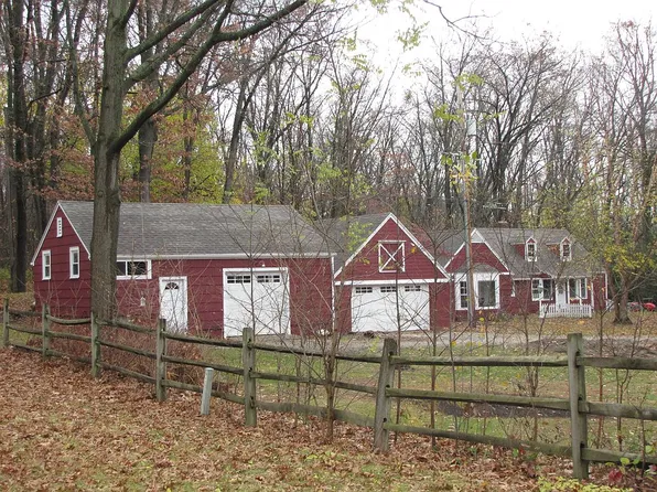 4032 Section Rd, Lambertville, MI 48144