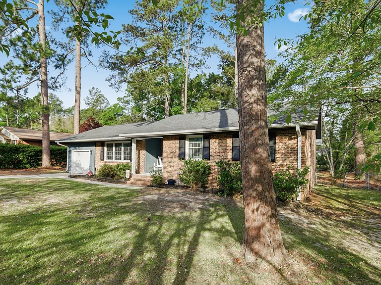 1531 Palmer Dr — Photo 2