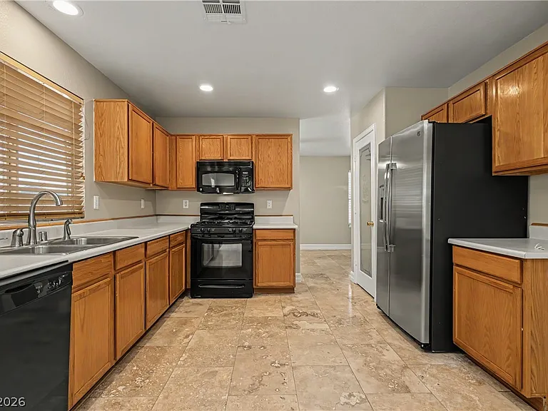 1208 Swanbrooke Dr — Photo 13
