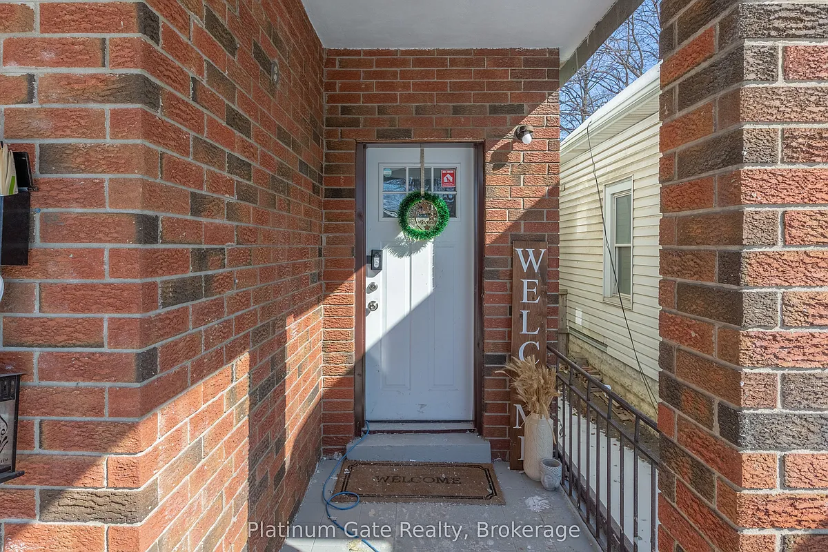 Building Photo - 1040 Gladstone Ave