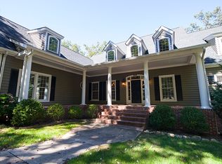 595 Ohio Ave, Signal Mountain, TN 37377