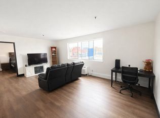 400 1st St SE APT 303, Cedar Rapids, IA